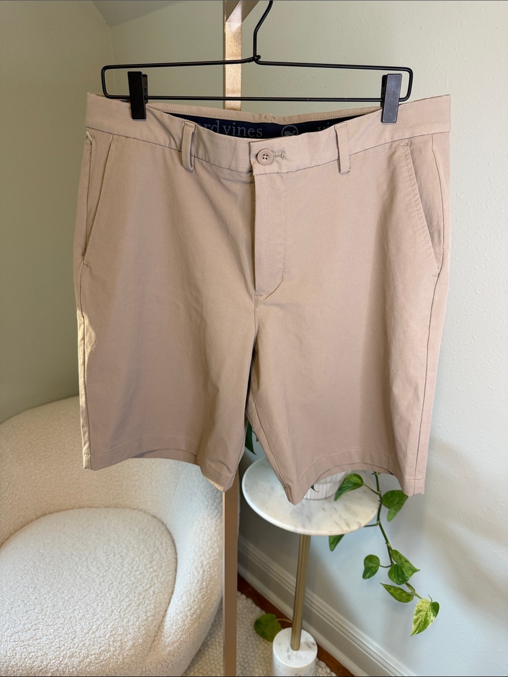 Vineyard Vines Men's ‘On The Go’Tan Flat Front Chino Shorts